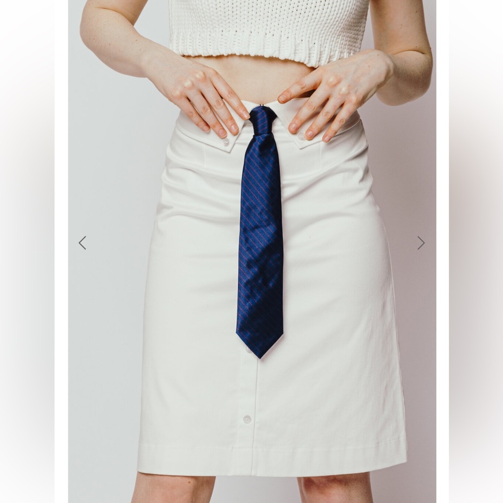 A-line skirt with tie